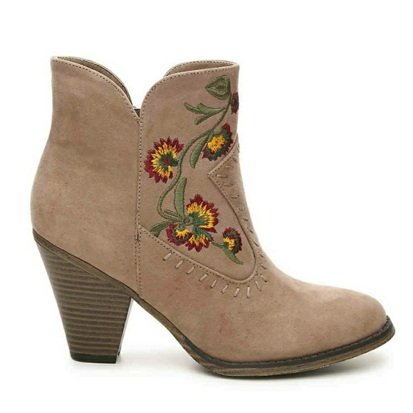πHPππ€NWT MIA Embroidered taupe Western boots 7 - Picture 2 of 7